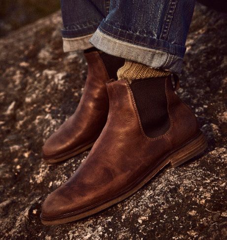 Close up view of Clarkdale Gobi in mahogany